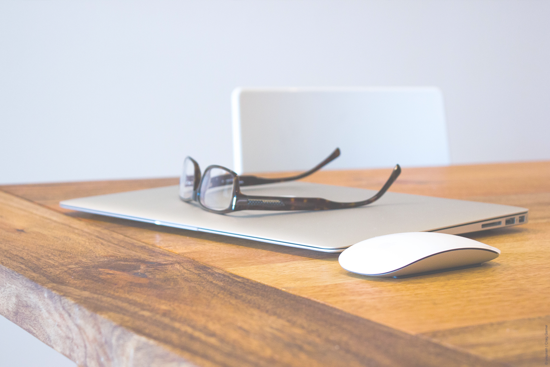 Typovision hintergrund tisch laptop 1920x1280